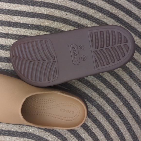 CROCS - platform clog New - Picture 2 of 2